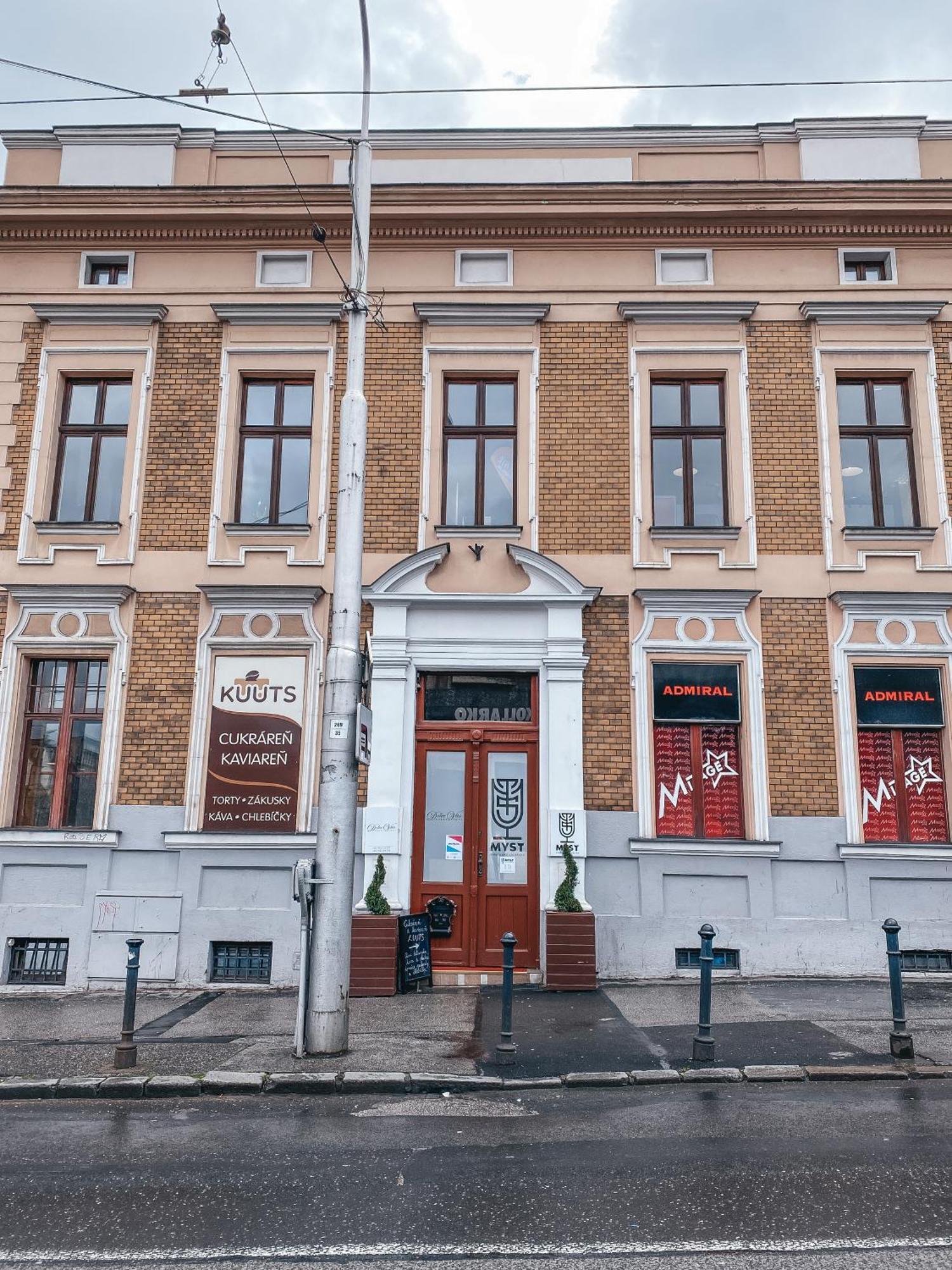 Blue Lotus Apartments Bratislava Exterior photo